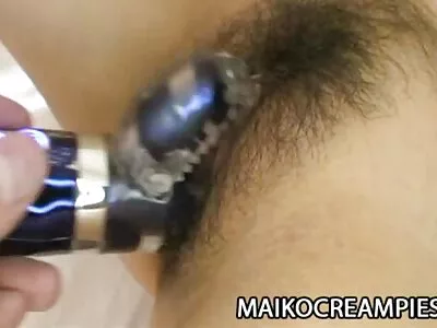 詹妮弗怀特让她湿透的阴户性交