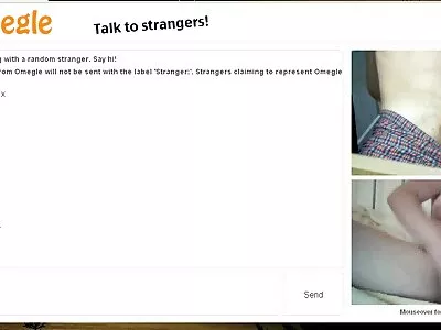 三个淫荡的宝贝用最喜欢的假阳具互相他妈的