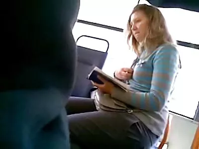 Lilly Hall 炫耀她惊人的公鸡处理技巧
