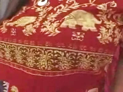 妮娜和卡莉喜欢同一个男人