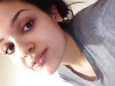 Peta Jensen 在深喉后进行了绝育