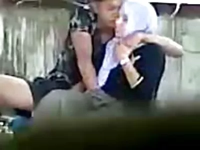 曲线优美的青少年黛西林恩被打屁股和性交硬