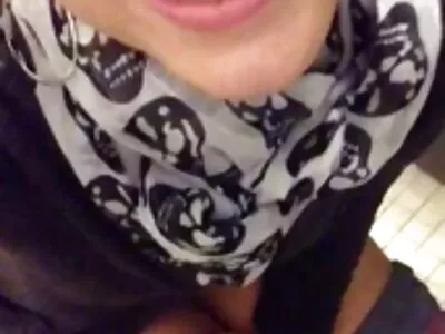 热辣的家庭主妇是完美的家庭主妇