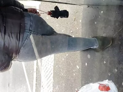 性感的香奈儿心引诱她兄弟的处女朋友并决定操他